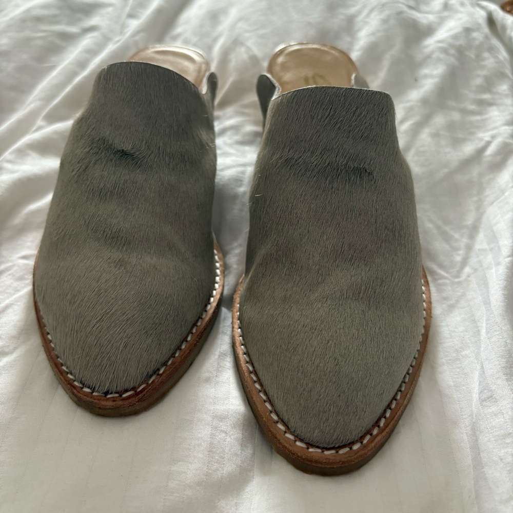 Sbicca gray fur slip on leather pointed toe mules new